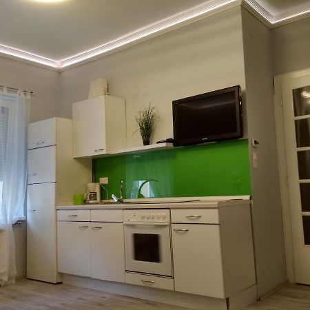 Anna Apartmanok Печ Екстер'єр фото