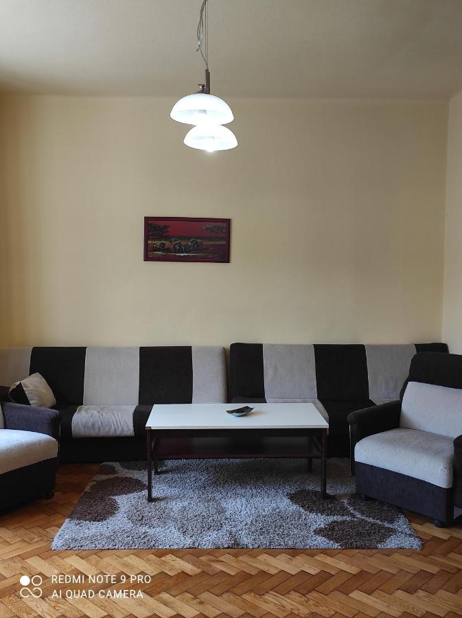 Anna Apartmanok Печ Екстер'єр фото