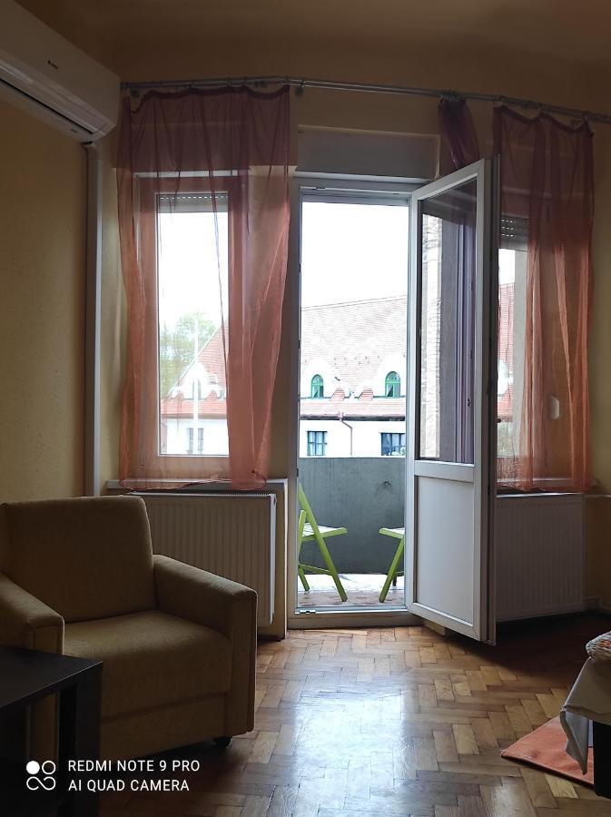 Anna Apartmanok Печ Екстер'єр фото