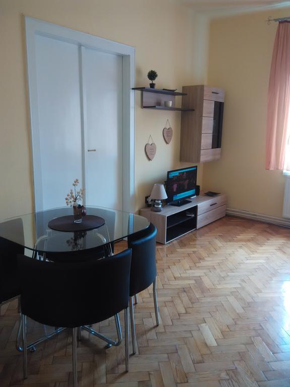 Anna Apartmanok Печ Екстер'єр фото