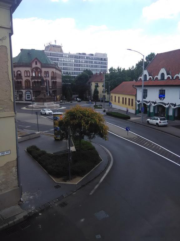 Anna Apartmanok Печ Екстер'єр фото