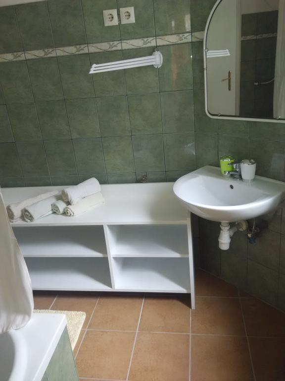 Anna Apartmanok Печ Екстер'єр фото