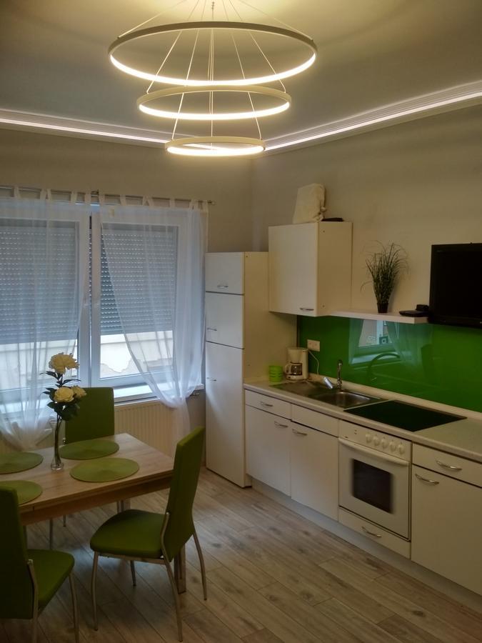 Anna Apartmanok Печ Екстер'єр фото